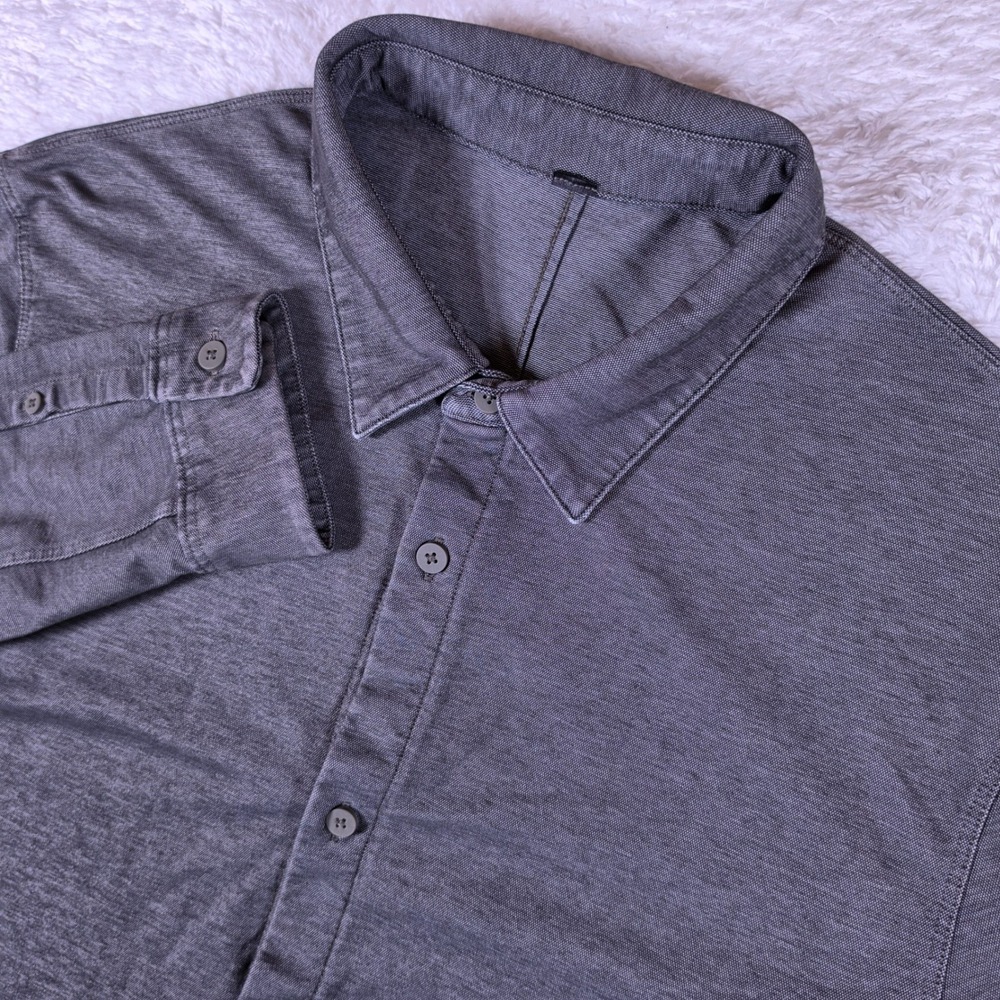 Lululemon Commission Mens L Grey L/S Button Up Stretch Shirt